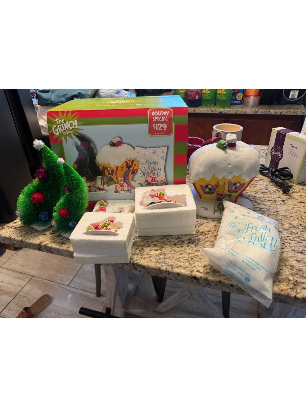 Department 56 The Grinch Who Ville House Trees Figures Snow Christmas Holiday